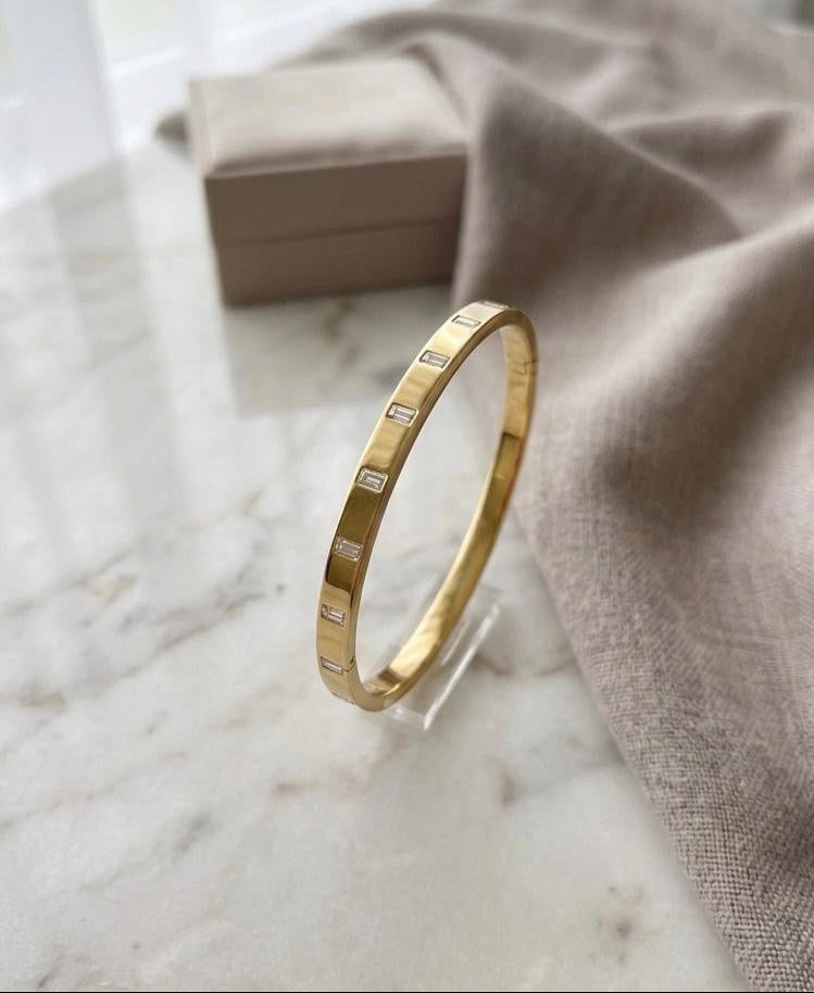#LC1138 gold plated Kara bracelet